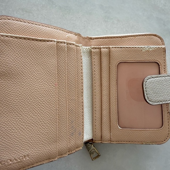 Coach pink pebbled leather wallet with white & gold accents - Picture 7 of 11